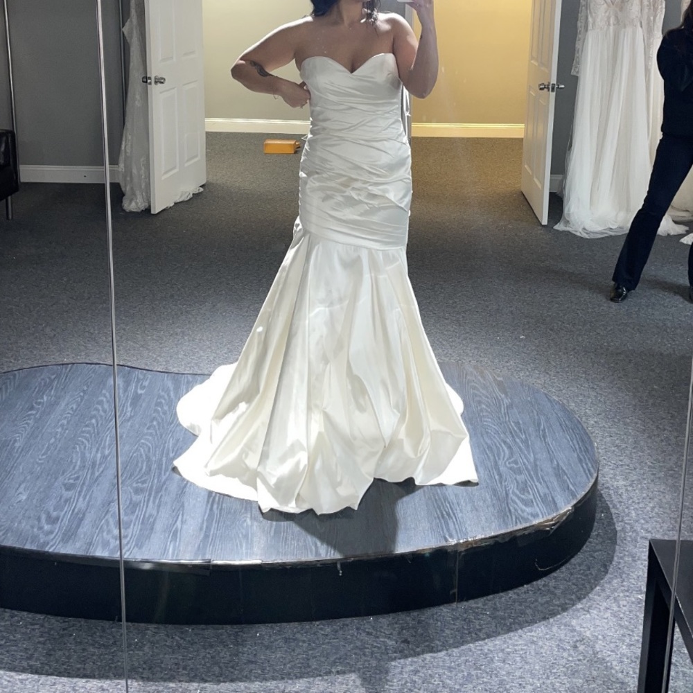Martina Liana 742 wedding dress in Ivory